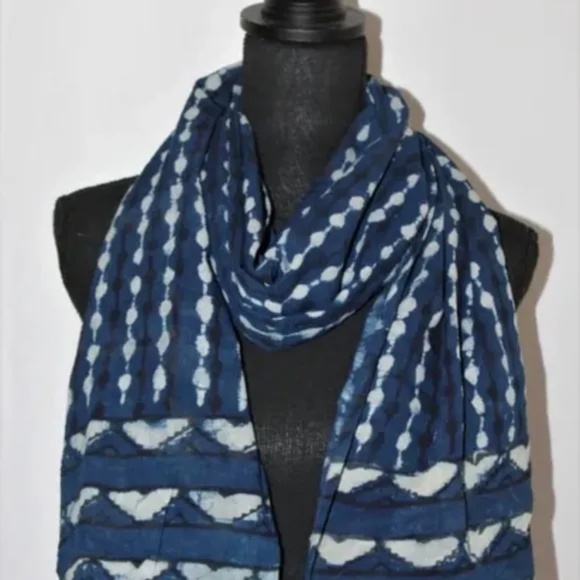 Versatile Indigo India Print Cotton Sarong, 45 x 70 inches - Picture 2 of 5